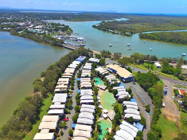 Noosa Lakes Resort