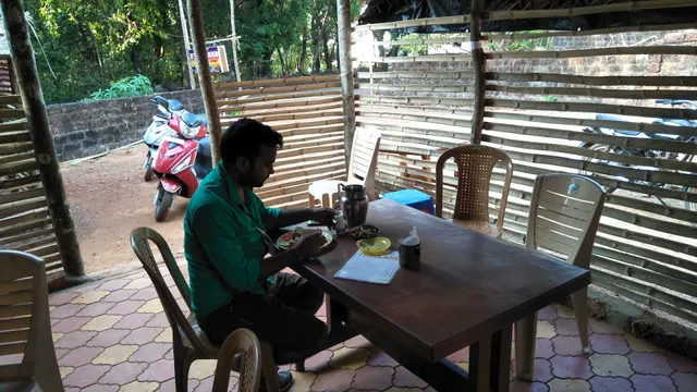 Open House Fish Land. IB Road om beach cross