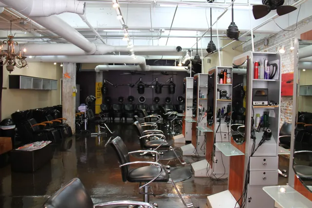 Capaul's International Salon