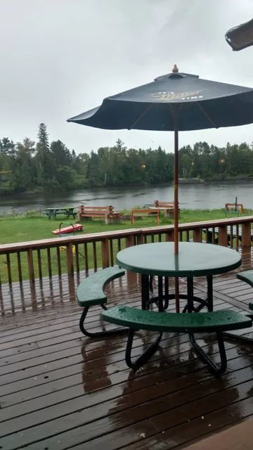 River Inn Bar & Grill