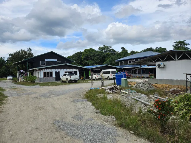 Sukau Village Viewstay