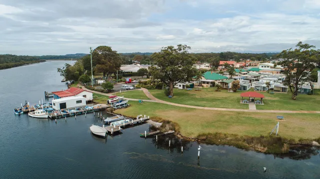 Sussex House Caravan Park & Holiday Cottages