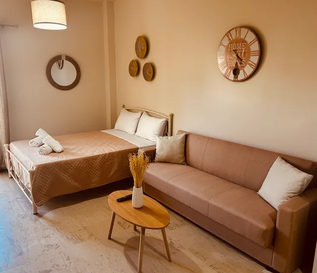 Central House Karistos