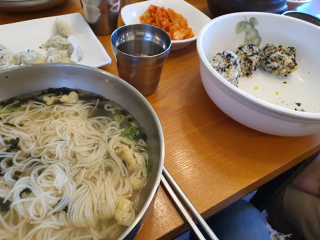 Guksu House on the Hill