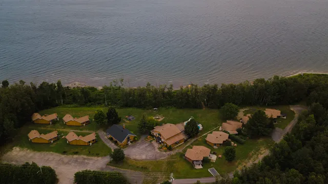 Domaine Sayam – Chalets & Hébergement