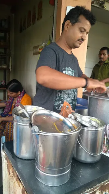 Chowdeshwari Tiffin Center