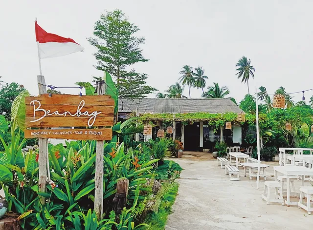 Beanbag Bintan Backpacker