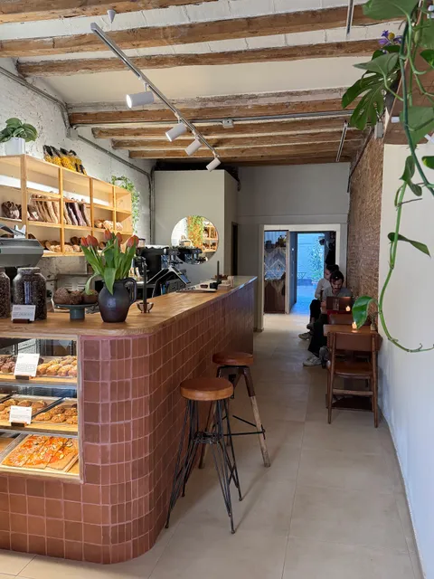 La Consciente Gracia. Healthy Brunch. Vegan. Gluten Free Bakery.