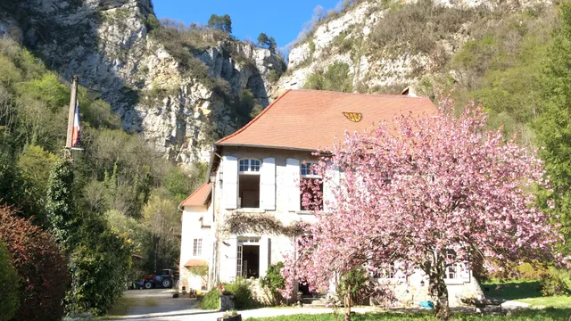 Gîte de Gouailles piscine intérieure et spa - 12, route de Gouailles 39110 SALINS LES BAINS