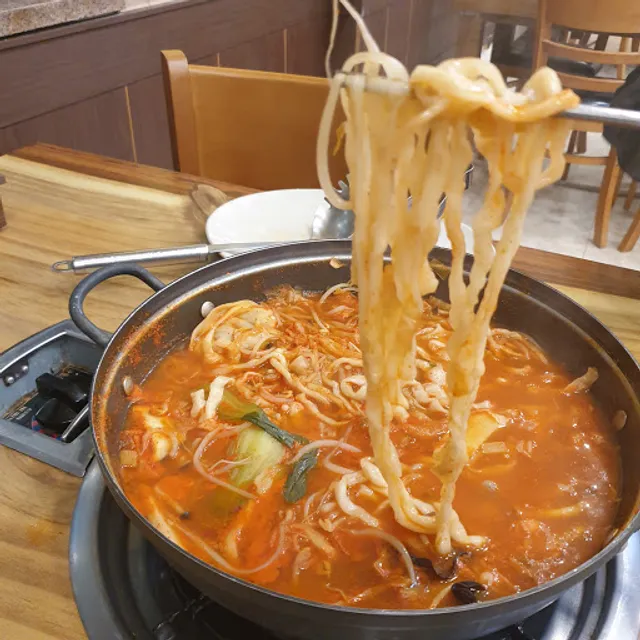 봉창이해물칼국수