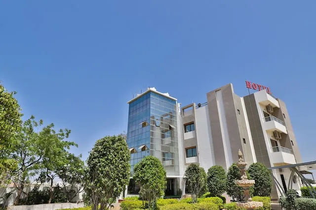 OYO 36424 Hotel Platinum Inn