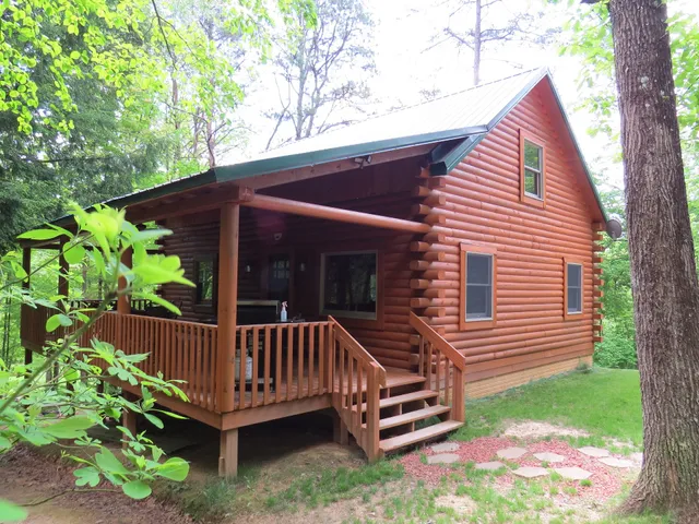 Creek's Crossing Cabins, LLC