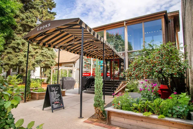 Cooks of Crocus Hill