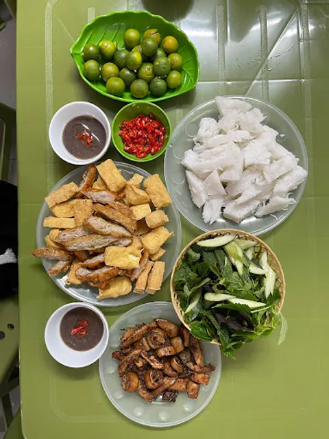 Quán Giang - Bún đậu lòng rán