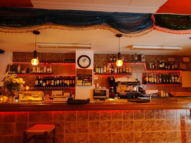 OM Restaurante Indian Pollença Food & Drinks