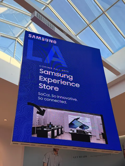 Samsung Experience Store Los Cerritos