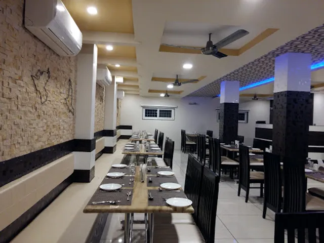 Shree Kailash Hotel & Restaurant