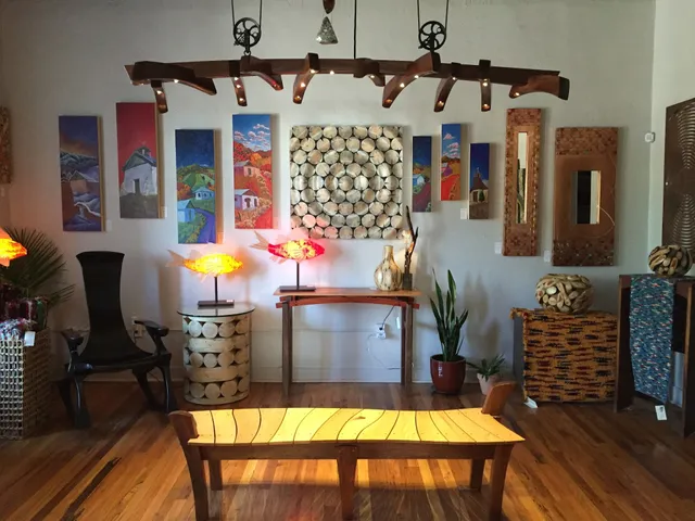 Luca Decor, Art Gallery