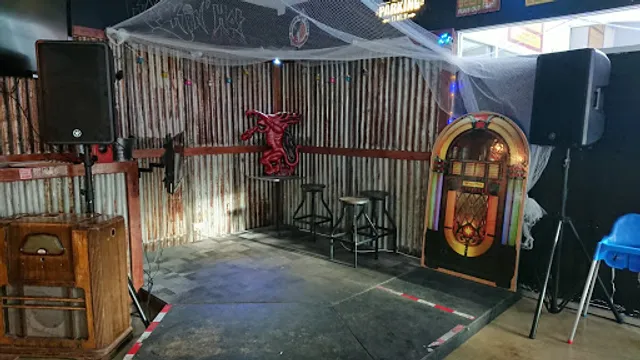 Rockin' Hot Pizza - licenced karaoke bar -Launceston