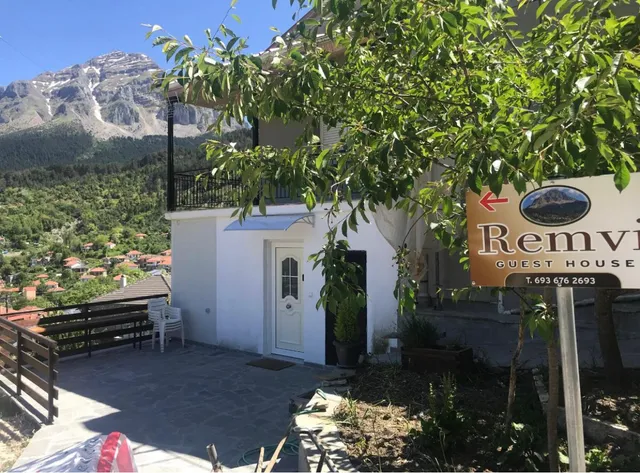 Remvi GUEST HOUSE