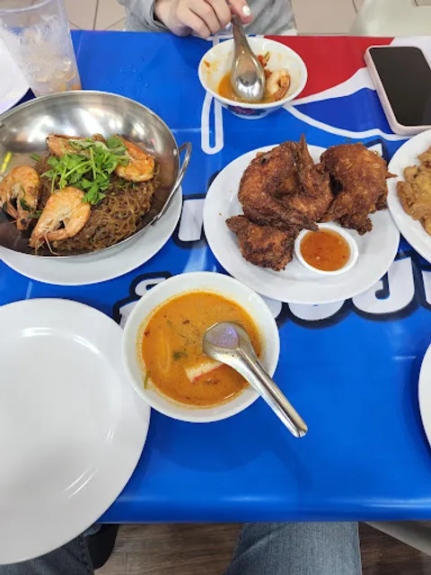 Tha Siam Authentic Thai Kitchen @ Parklane