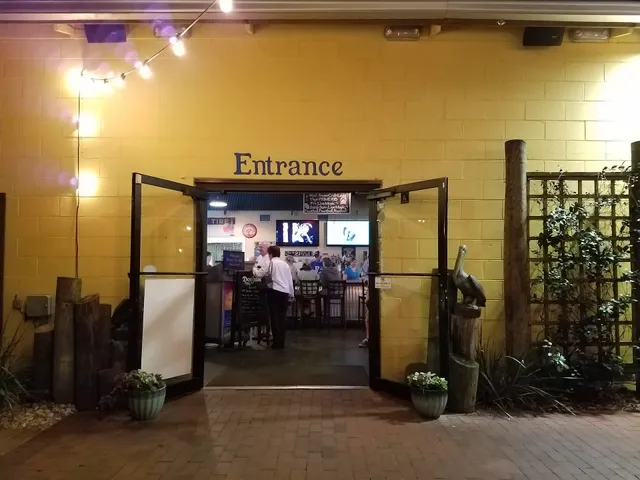 Salty Pelican Bar & Grill