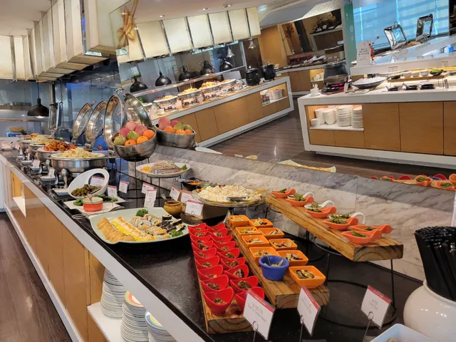 仲信金鬱金香酒店- 品東西自助百匯