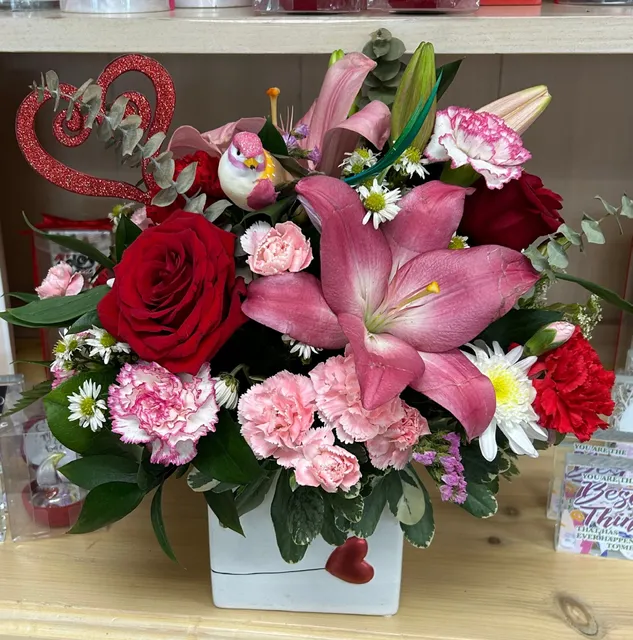 Artiztic Creations Florist