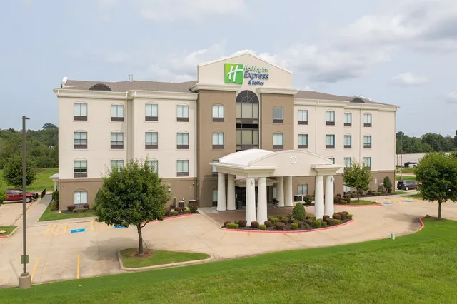 Holiday Inn Express & Suites Van Buren-Ft Smith Area by IHG