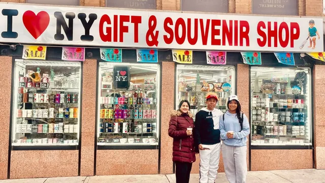 I love NY gift & souvenir shop
