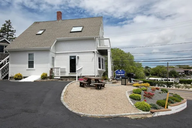 Cape Cod Harbor House Inn