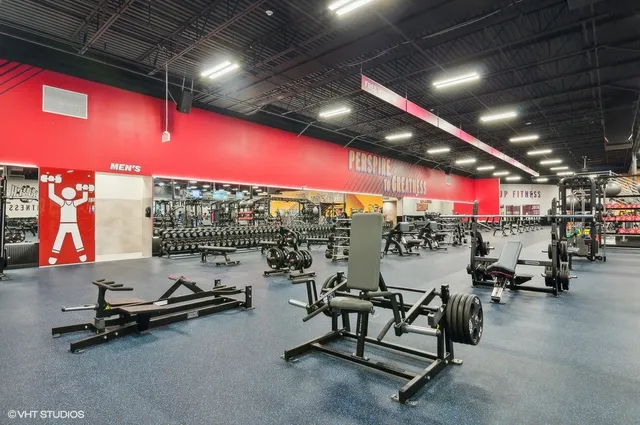 Crunch Fitness - Steele Creek