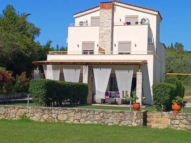 Villa Alex Holiday Home