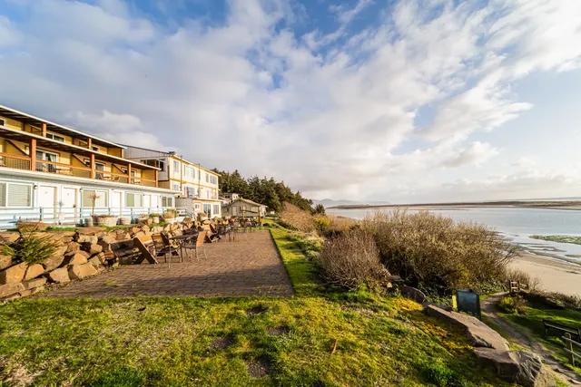 Terimore Bayfront Inn