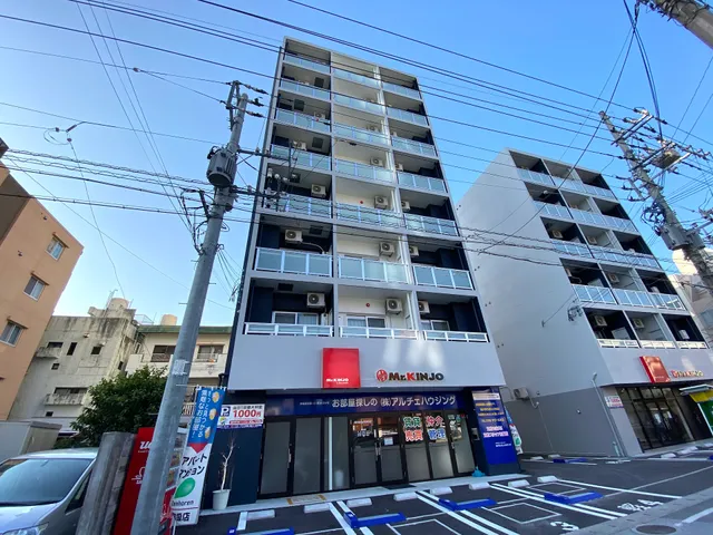 Mr.KINJO in Nica’s牧志駅 I