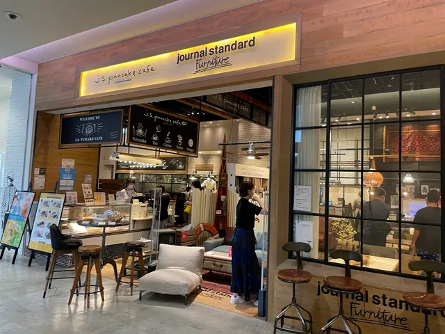 journal standard Furniture みなとみらい店