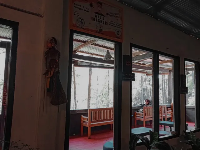 Warkop Modern Teras Malino