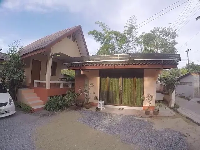 Chuanchom Resort Thalenoi (ชวนชมรีสอร์ททะเลน้อย)