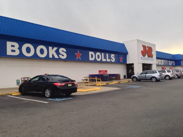 JR Cigar Outlet, Selma