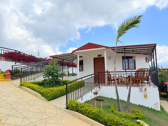 Hotel Kuytawa - Mesa de los santos