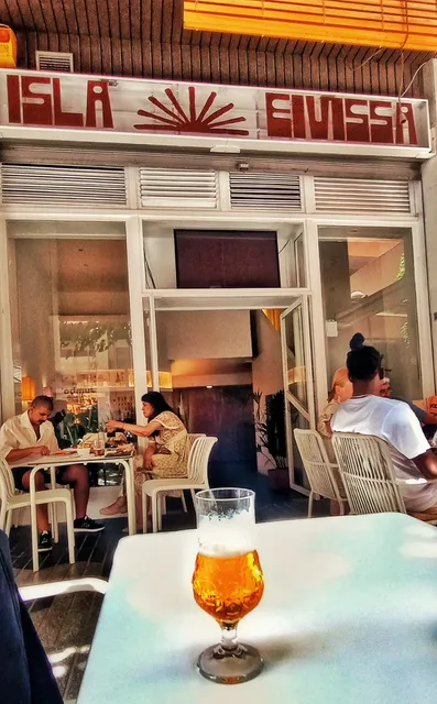 ISLA - Restaurant and Bar