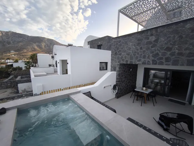 Santorini Luxury Suites - EXO