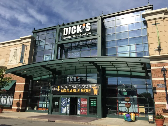 DICK'S Sporting Goods