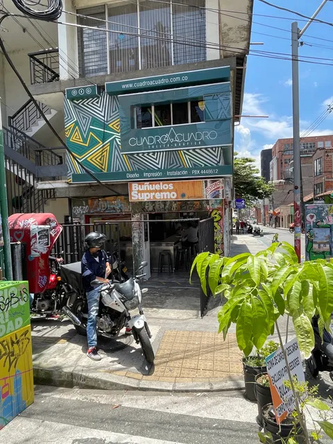 Buñuelo supremo - Colombian style bakery