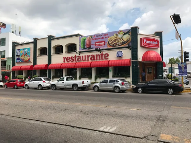 Panamá Restaurante y Pastelería Constitución