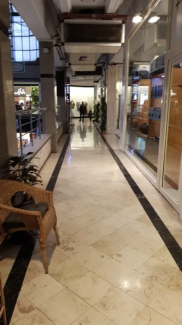 Velenjak Shopping Center