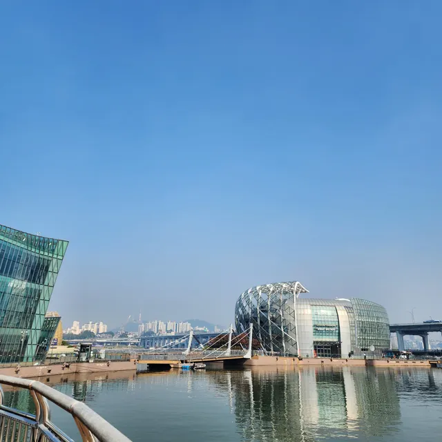 Floating Island Convention