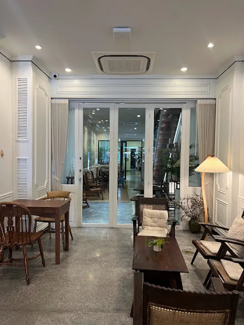 BAAN 125 HANGOUT : coffee, V60, matcha and potteries.