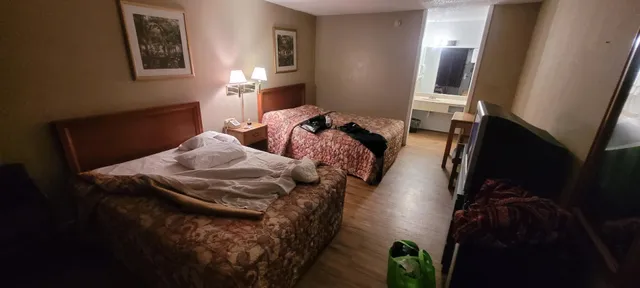 Executive Inn & Suites