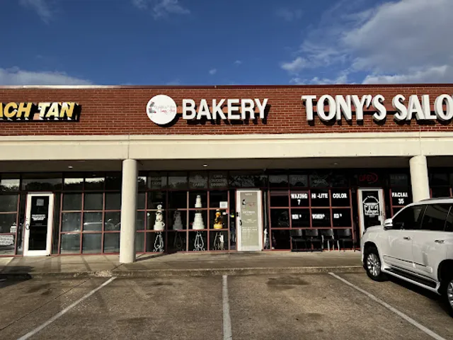 Wedding Cakes by Tammy Allen